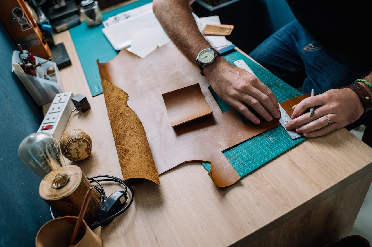 Entrepreneur utilisant une solution de visibilité en ligne